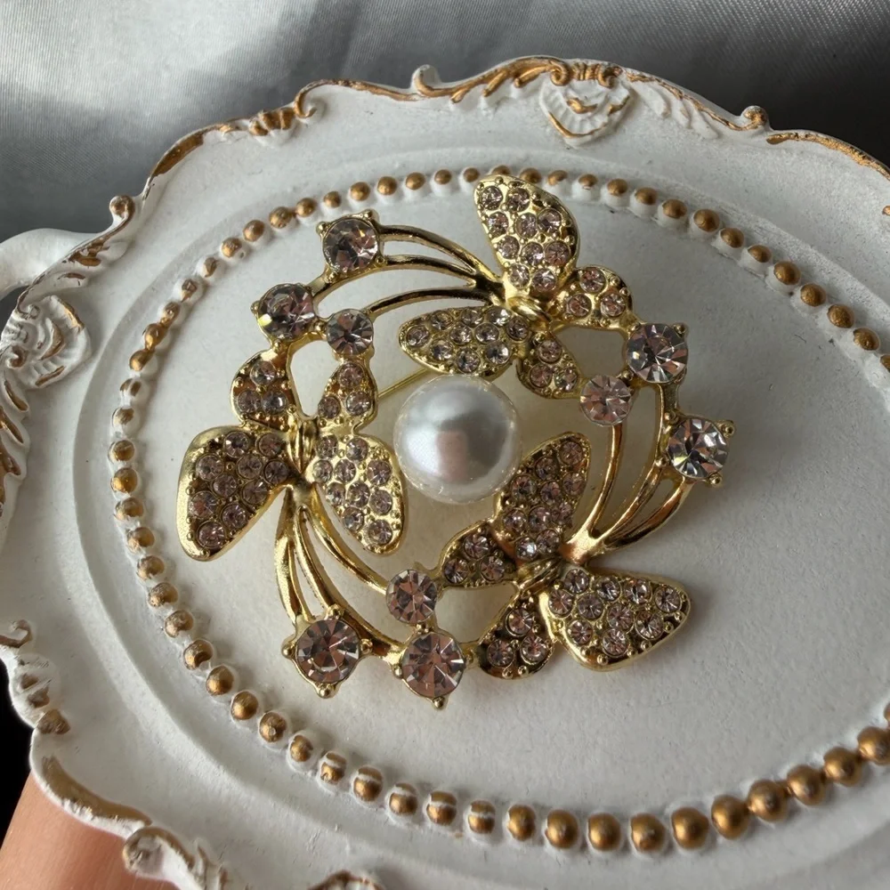 Classic Gold Butterfly Brooch Pearl Crystal Vintage Pin